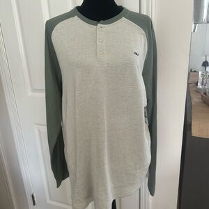 Men’s Vineyard Vines Long sleeve henley Size L